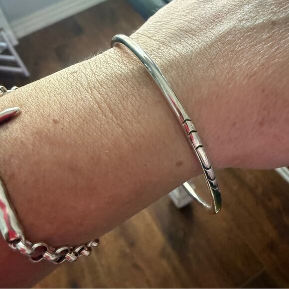 925 Etched Sterling Silver Bangle Bracelet - Picture 3 of 9